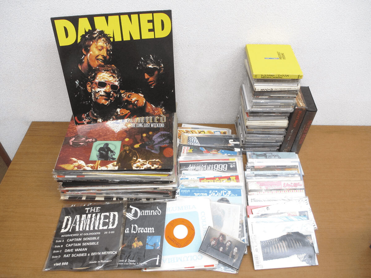 大阪のレコード買取専門店「TU-Field」では、ダムド、セックス・ピストルズ、ちわきまゆみ、La'cryma Christi、MALICE MIZERのレコードを高価買取しております
