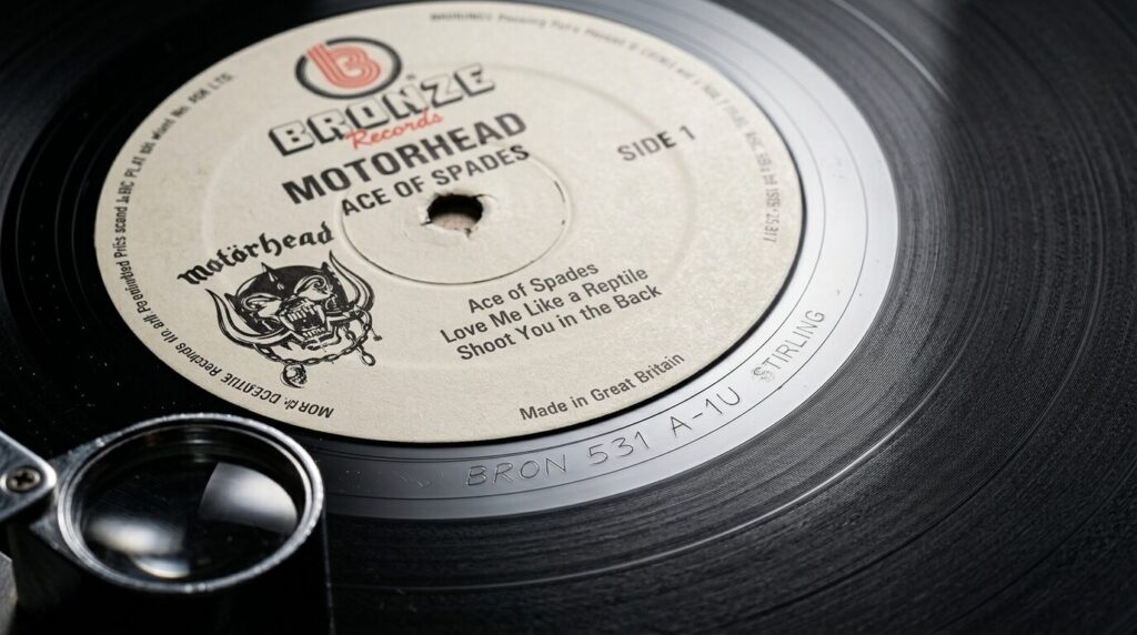 モーターヘッドのオリジナル・希少品を見分けるマニアックなポイント