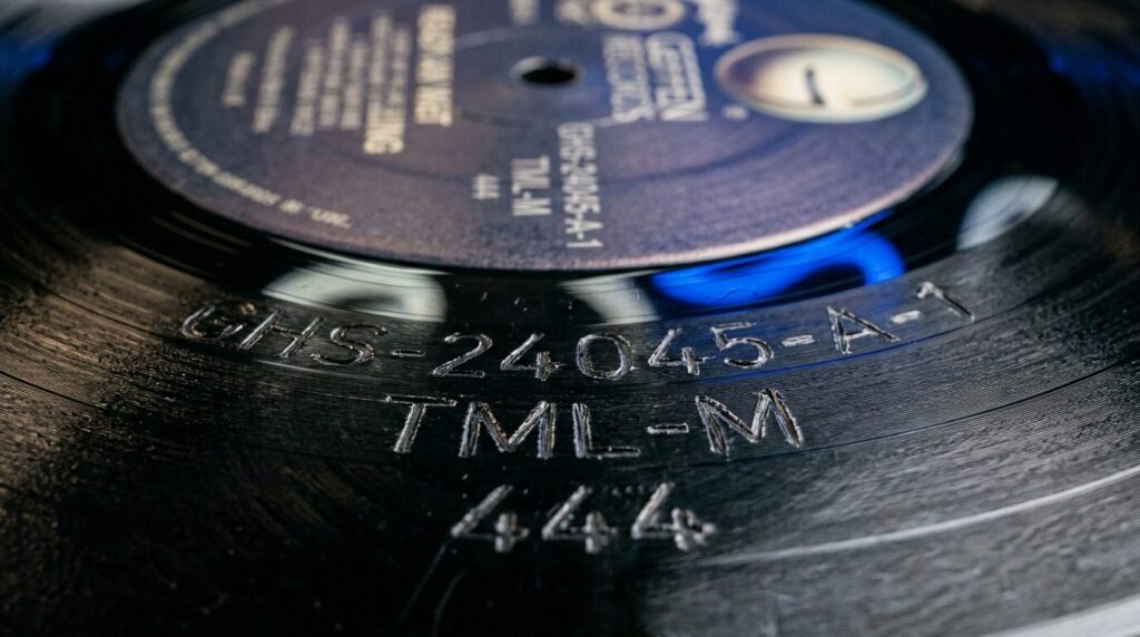 ホワイトスネイクのオリジナル・希少品を見分けるマニアックな鑑定ポイント