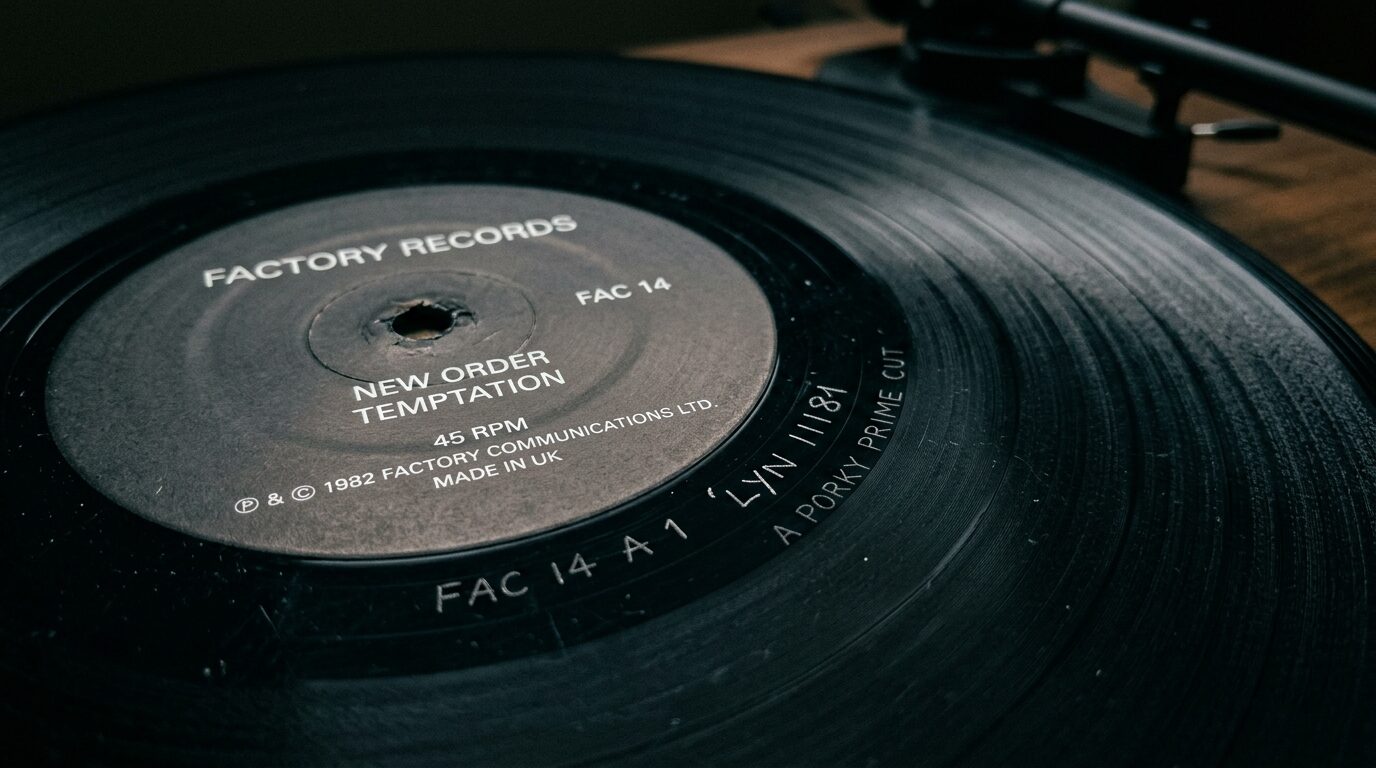 Factory Recordsのレーベル面とFAC番号