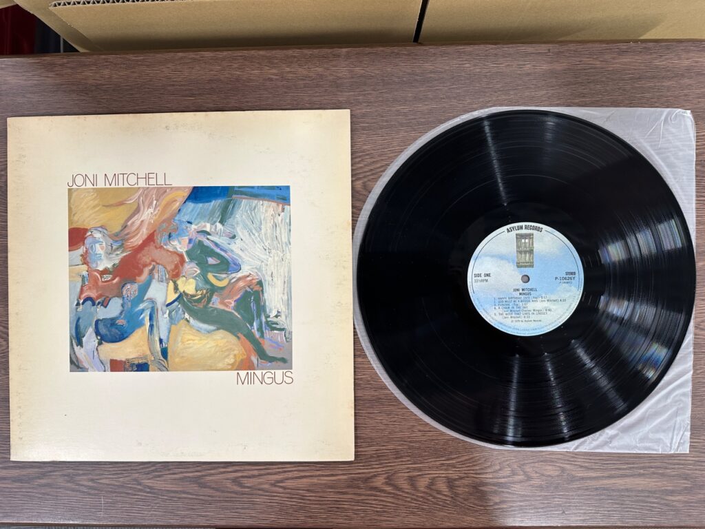 ジョニ・ミッチェル『MINGUS』のレコードジャケットと盤面