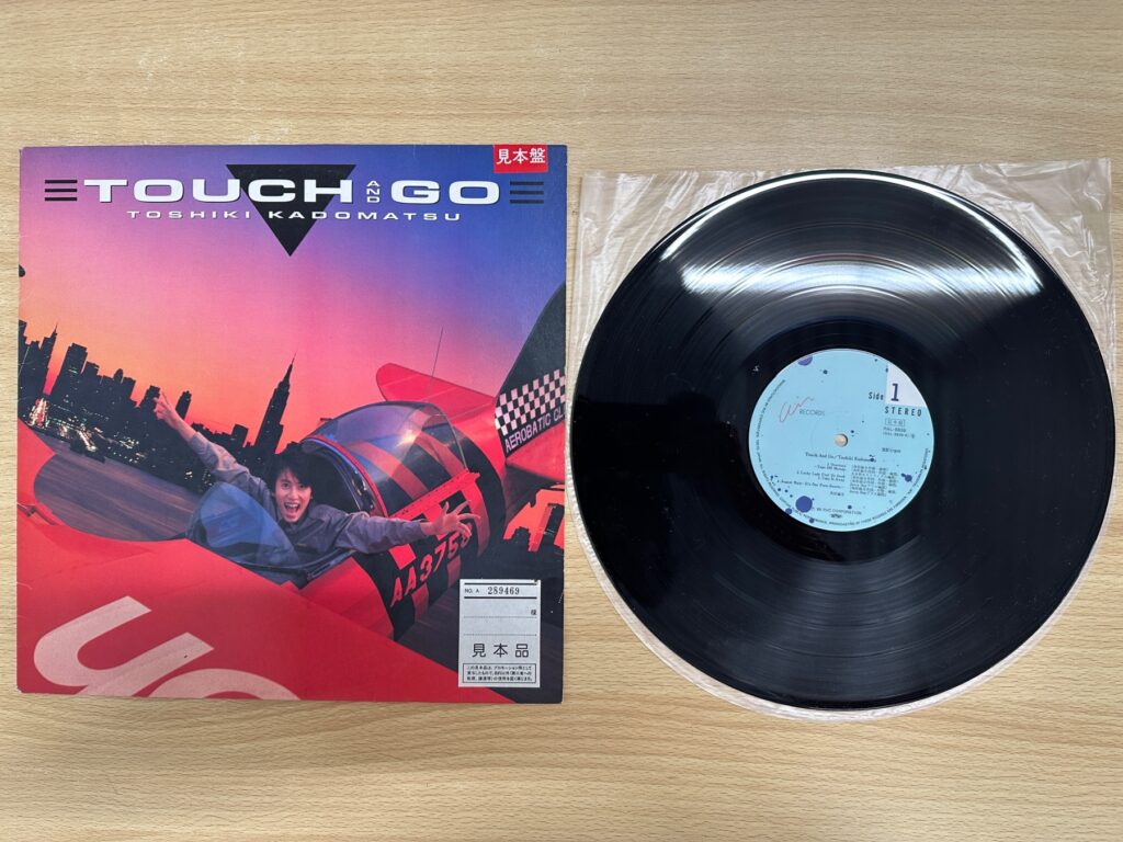 角松敏生の見本盤レコード「Touch and Go」のジャケットと盤面