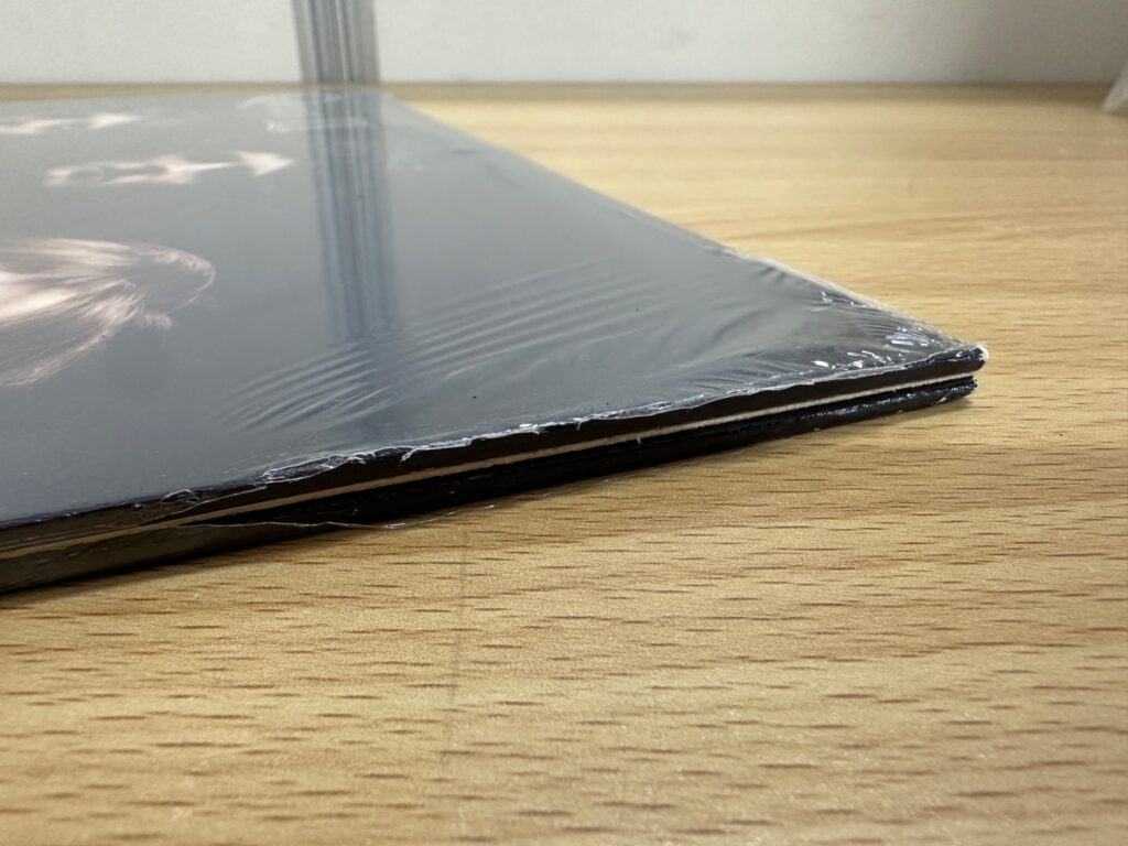 クイーンのLPレコードのジャケット端部