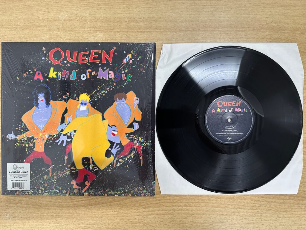 QueenのLPレコード「A Kind of Magic」の未開封品