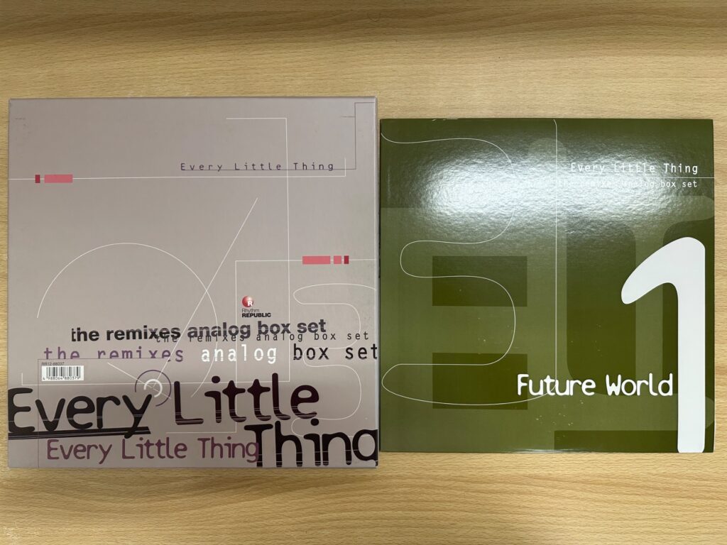 Every Little Thingのアナログボックスセット「the remixes analog box set」と「Future World」のジャケット