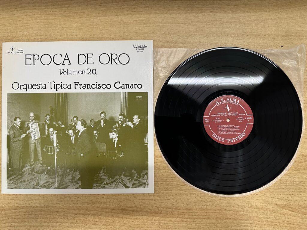 フランシスコ・カナロ楽団のLP『EPOCA DE ORO Vol.20』のジャケットと黒いレコード盤（CTA-5070）